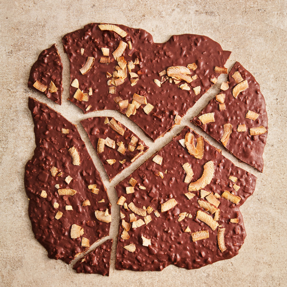 Chocolate Quebra Quebra Coco com Castanha do Pará a Granel | 100g